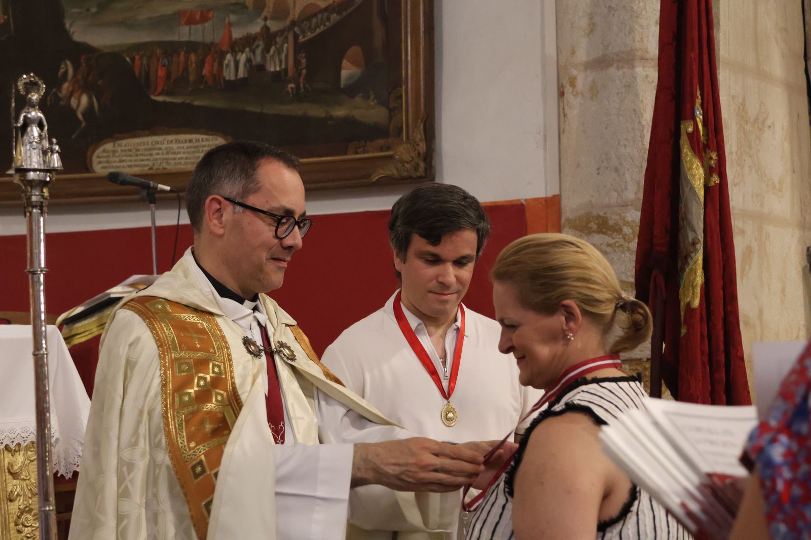 entrada-de-nuevos-hermanos-de-la-cofradia-de-la-concha-24