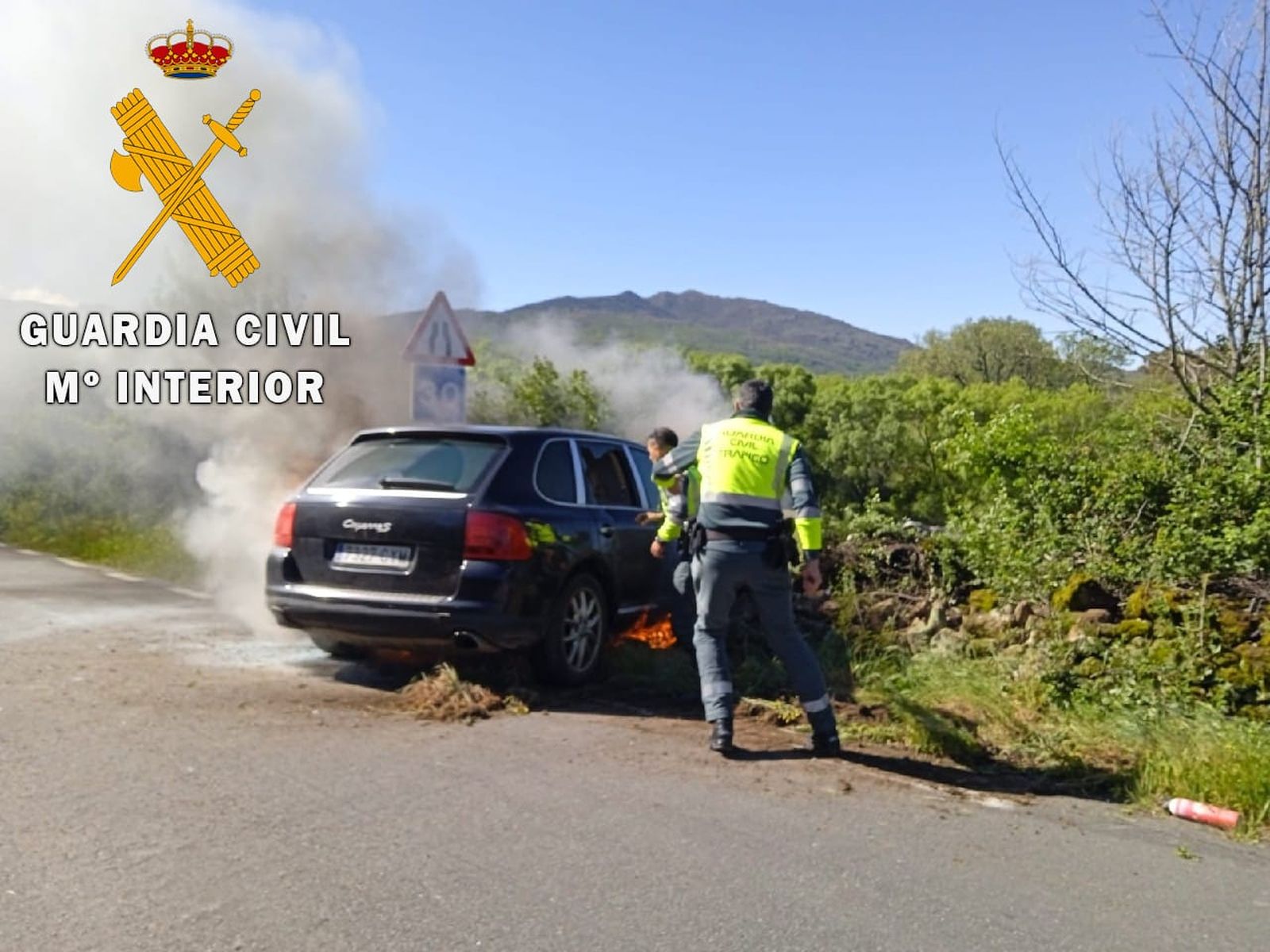 Vehículo en llamas en Béjar