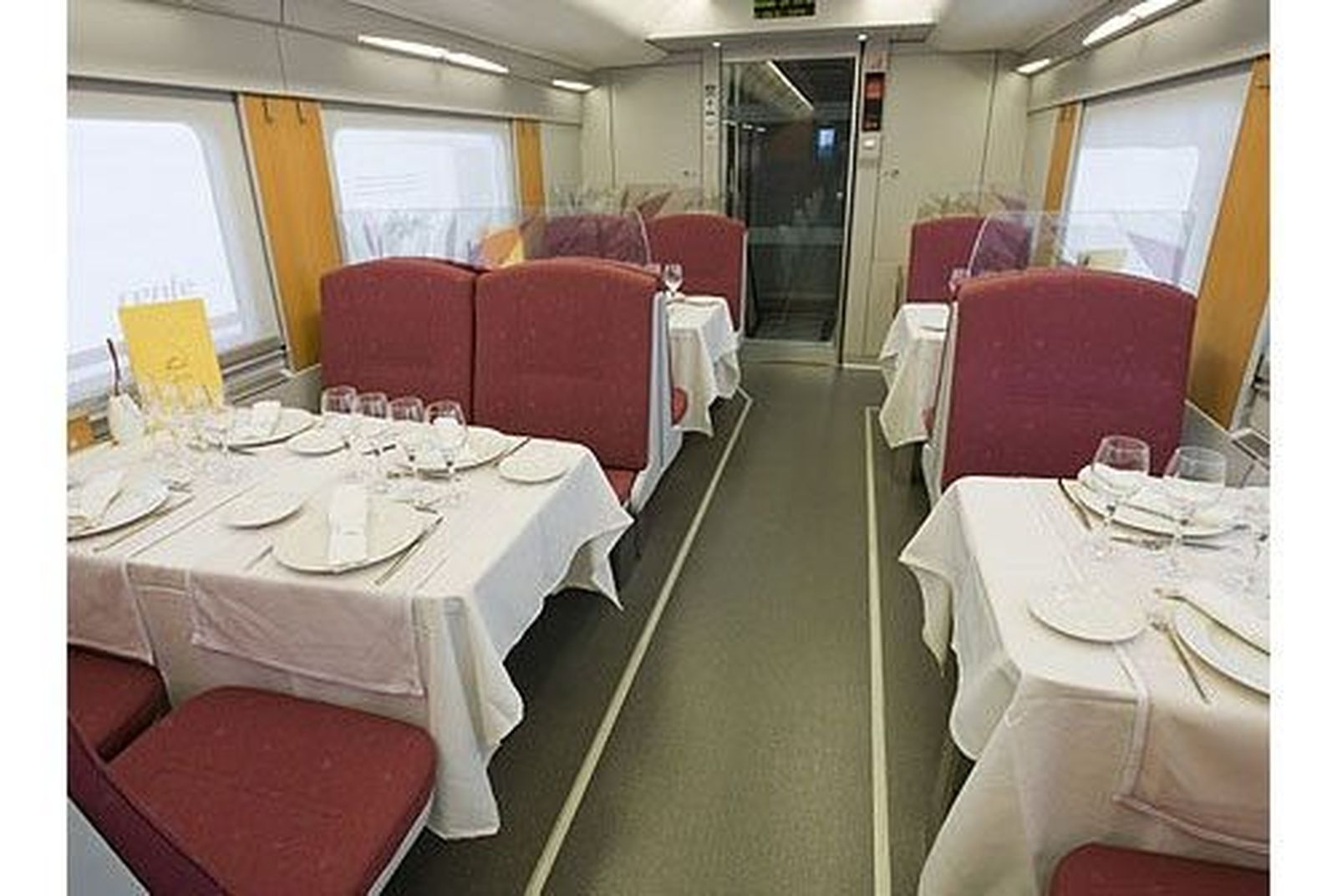 Tren hotel, coche restaurante