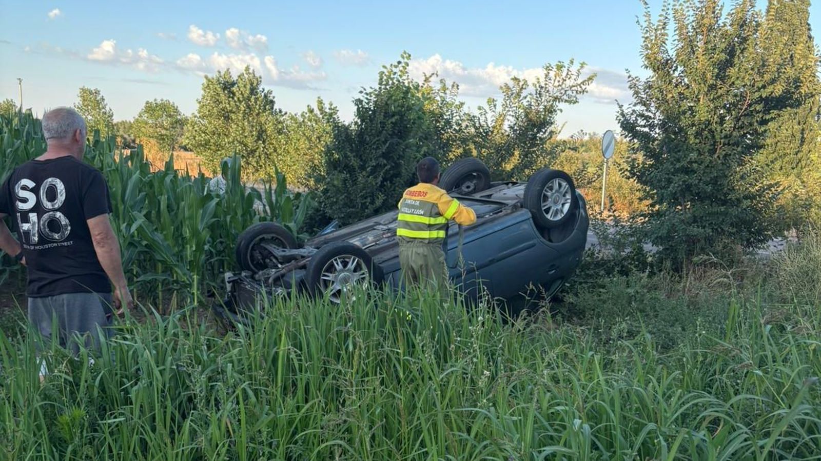 Persona atrapada tras accidente en Alba de Tormes