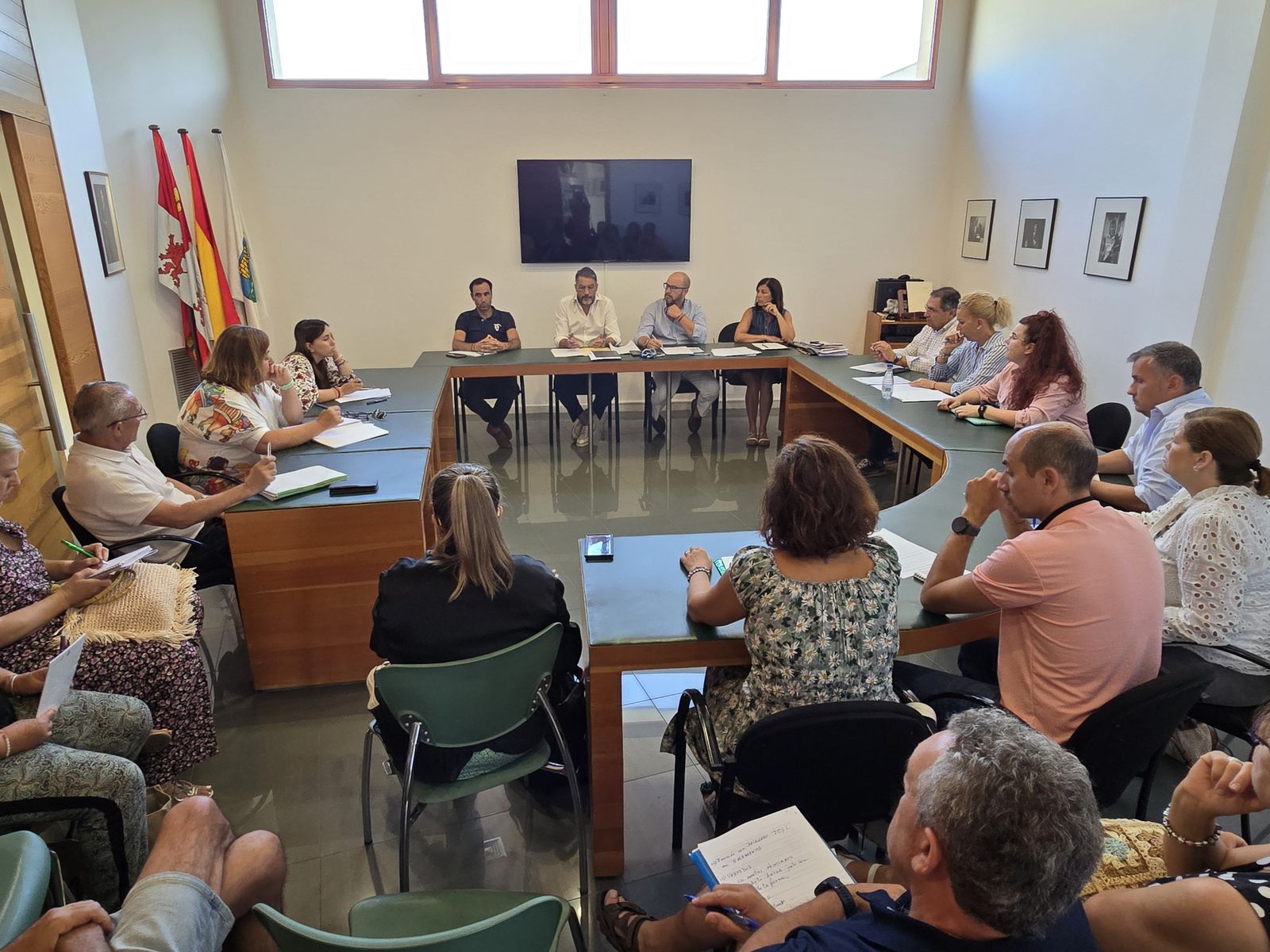 Pleno en Villamayor. ARCHIVO Pleno en Villamayor. ARCHIVO