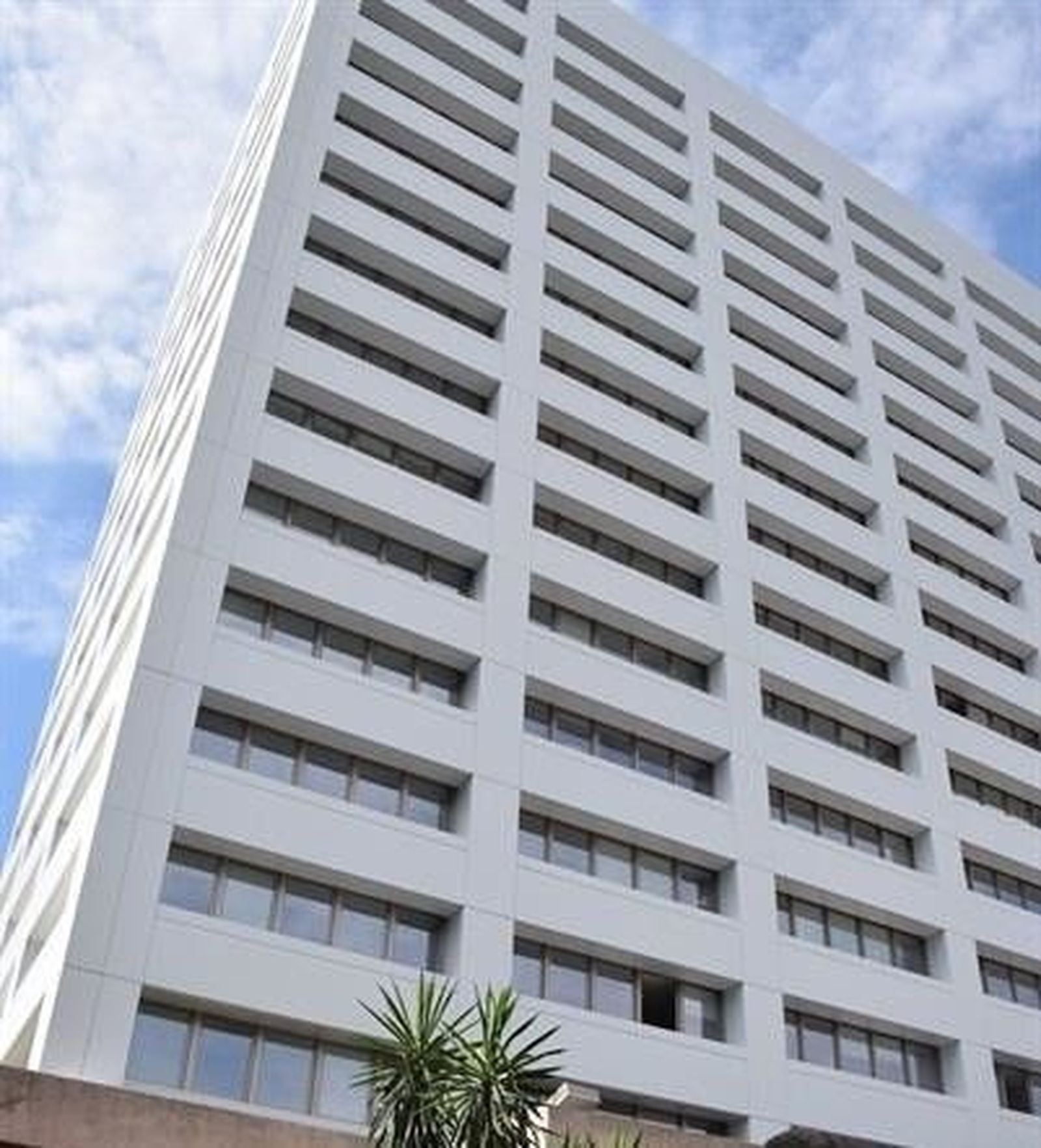 Málaga.-Sucesos.- Una madre rompe el labio a una maestra por su descontento con