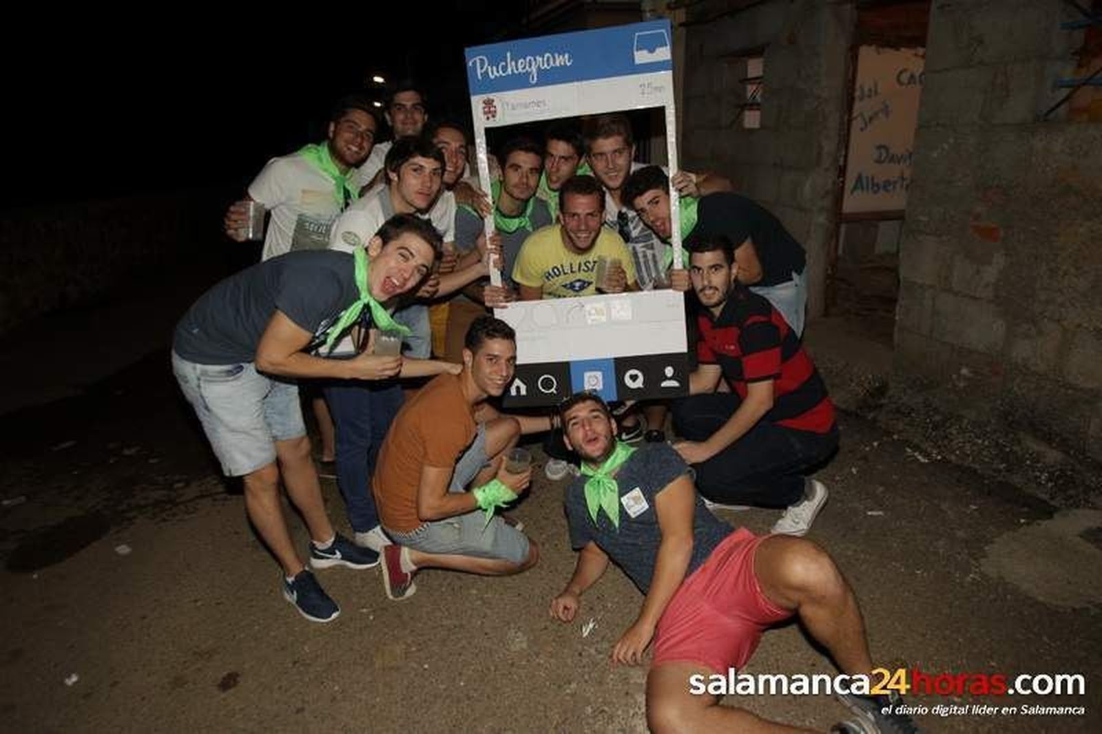 El pueblo volvió a lanzarse a la calle para disfrutar del inicio festivo a golpe de chupinazo