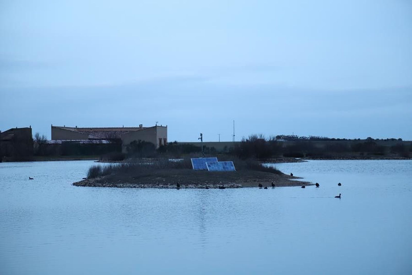 Villafafila humedales lagunas casaparque. Archivo