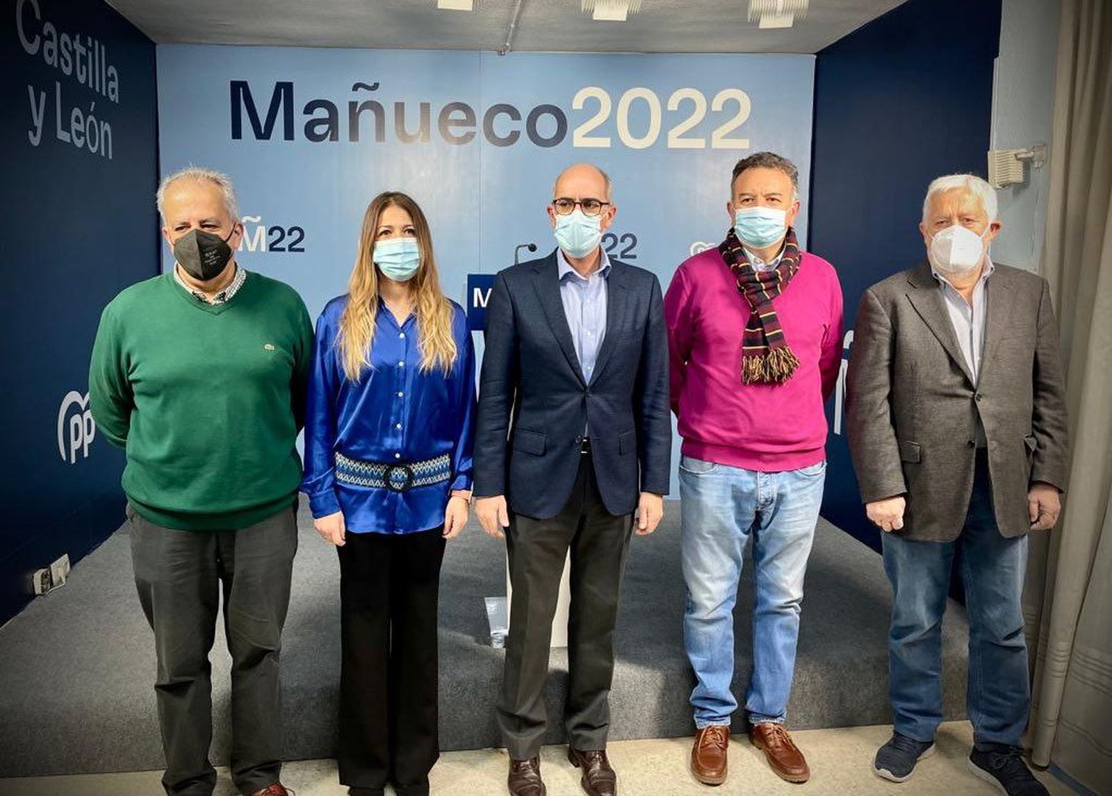 Javier Iglesias acompañado  por algunos de los candidatos a las Cortes de Castillas y León | FOTO PP