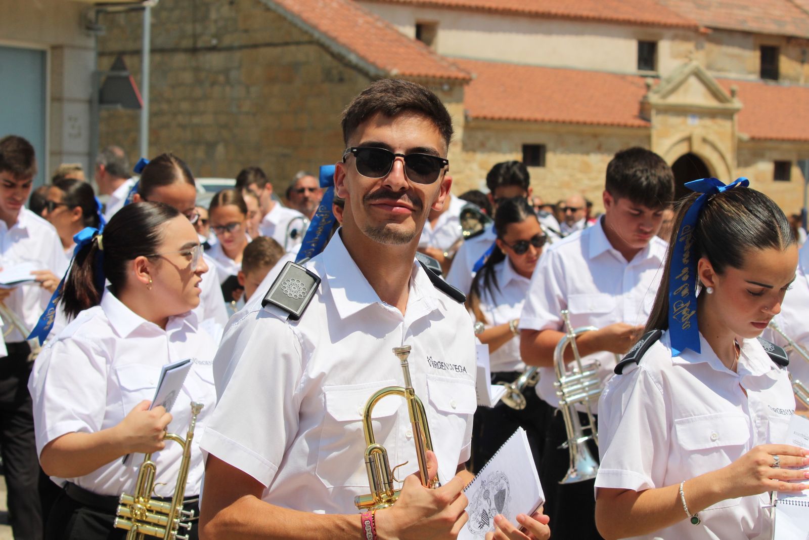 Moriscos. Procesión acompañada por la Agrupación Musical Virgen de la Vega