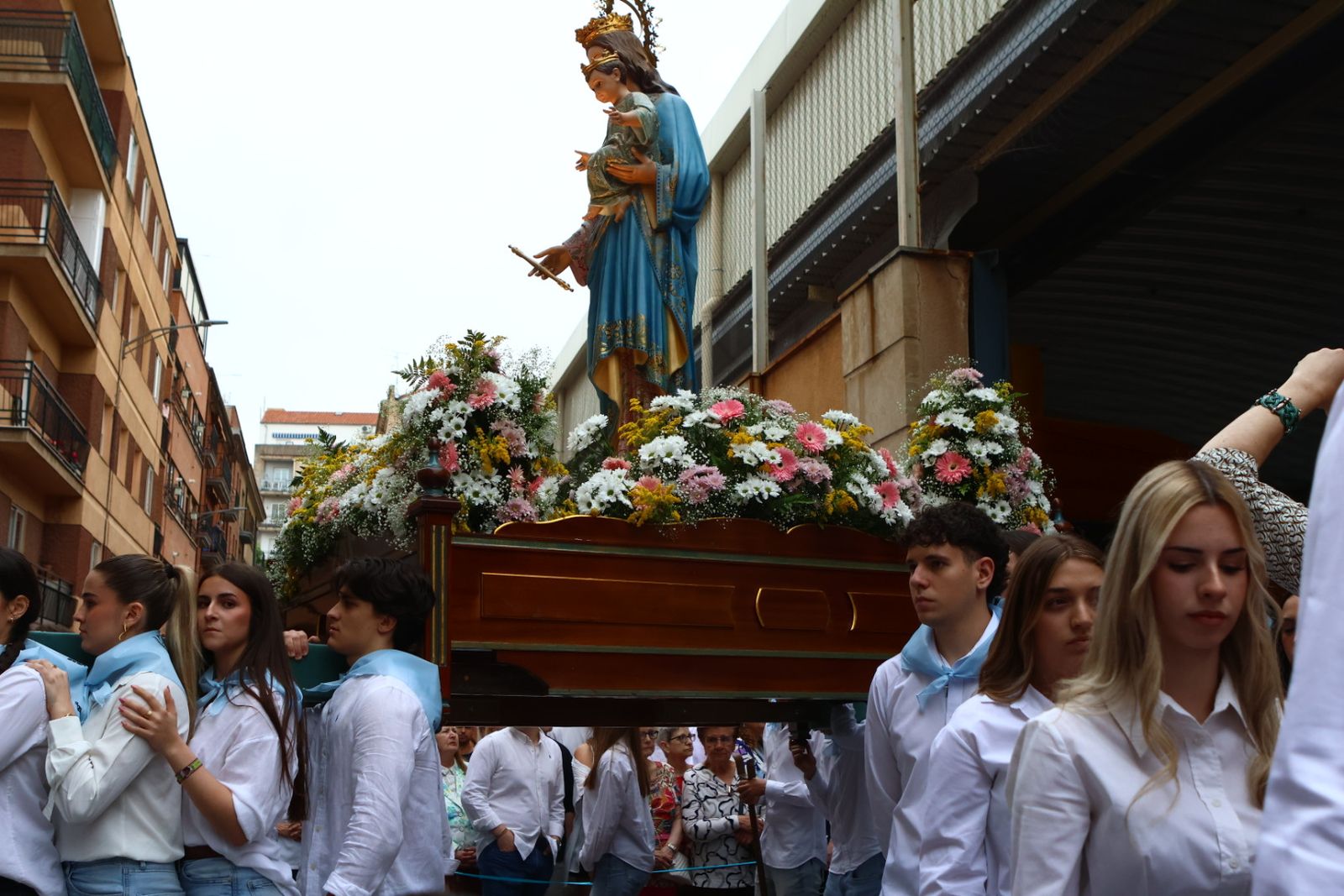 Procesión con motivo de la festividad de María Auxiliadora