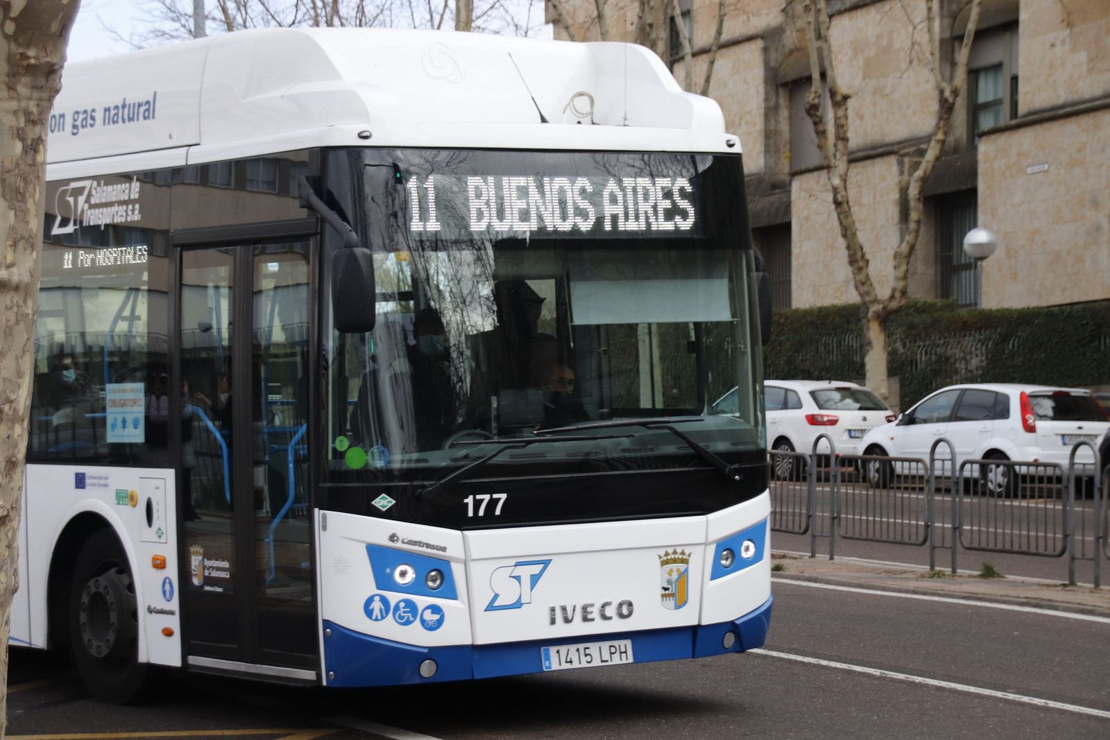 Autobús urbano. Foto de archivo