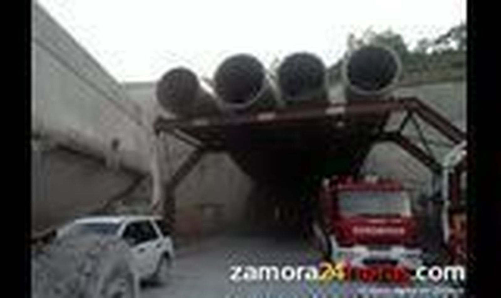 El incendio de una mini-retroexcavadora en el túnel de La Canda obliga a desalojar un tramo de las obras del AVE