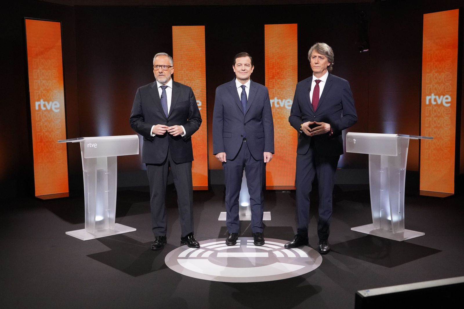 (I a D) Los candidatos a la Presidencia de la Junta Carlos Pollán (Vox); Alfonso Fernández Mañueco (PP) y Carlos Martí­nez (PSOE) en el primer debate de las elecciones autonómicas.