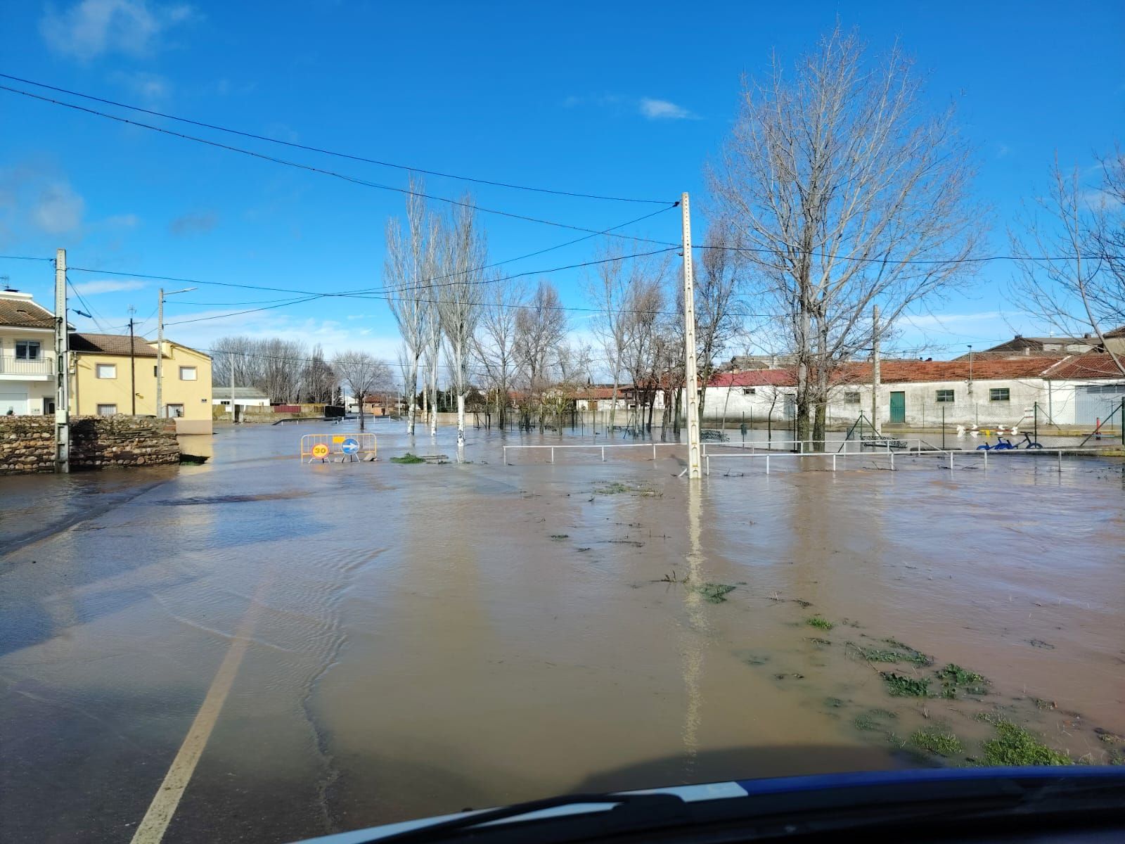 Carretera que une Valdecarros con Pedraza