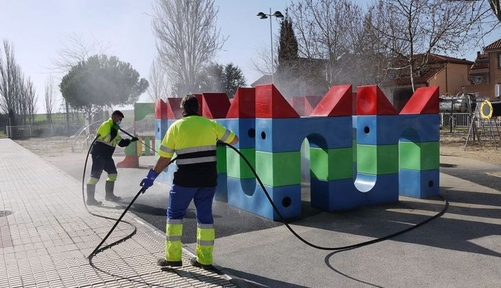 Apertura de parques infantiles en Carbajosa 