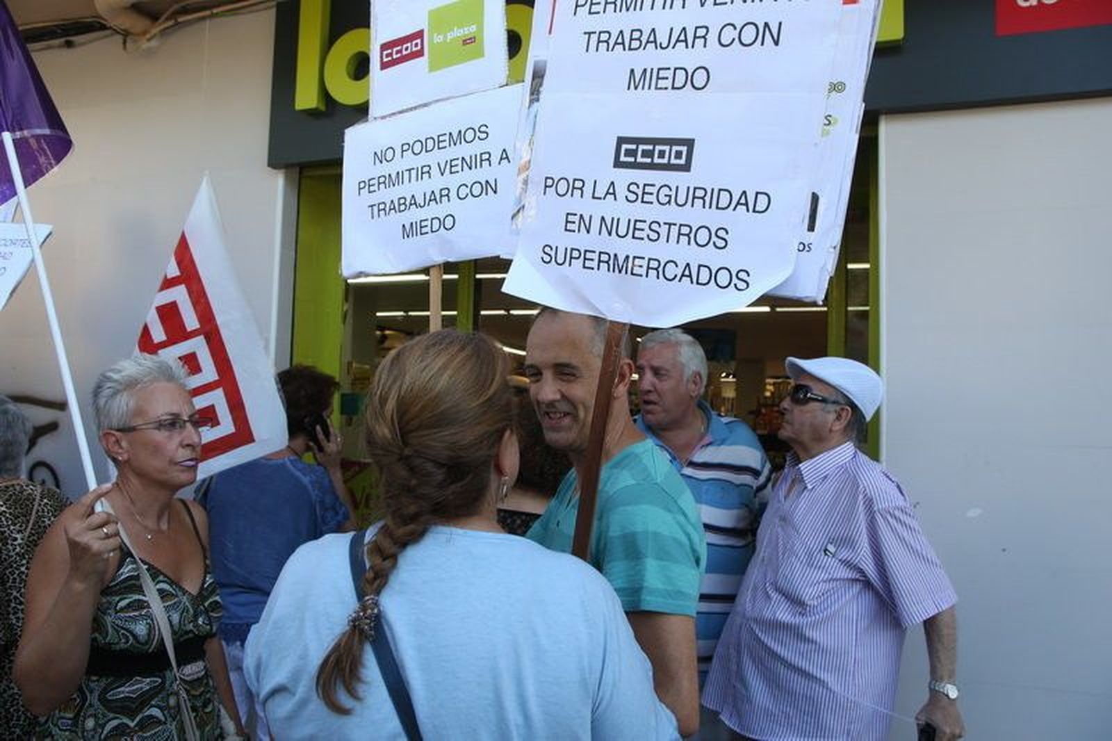 Protesta supermercado Dia carretera de Ledesma