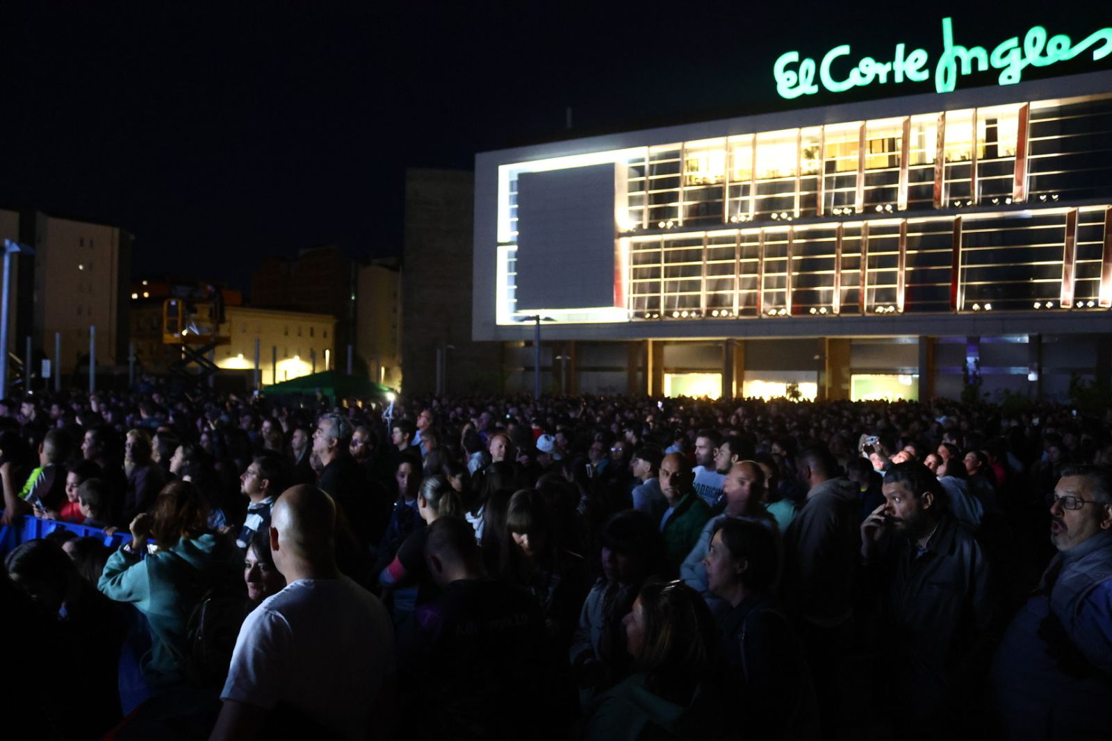 Concierto de Beret en la Plaza de la Concordia
