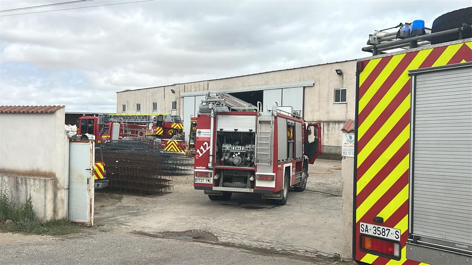 Alarma en Garcihernández por el incendio de una nave
