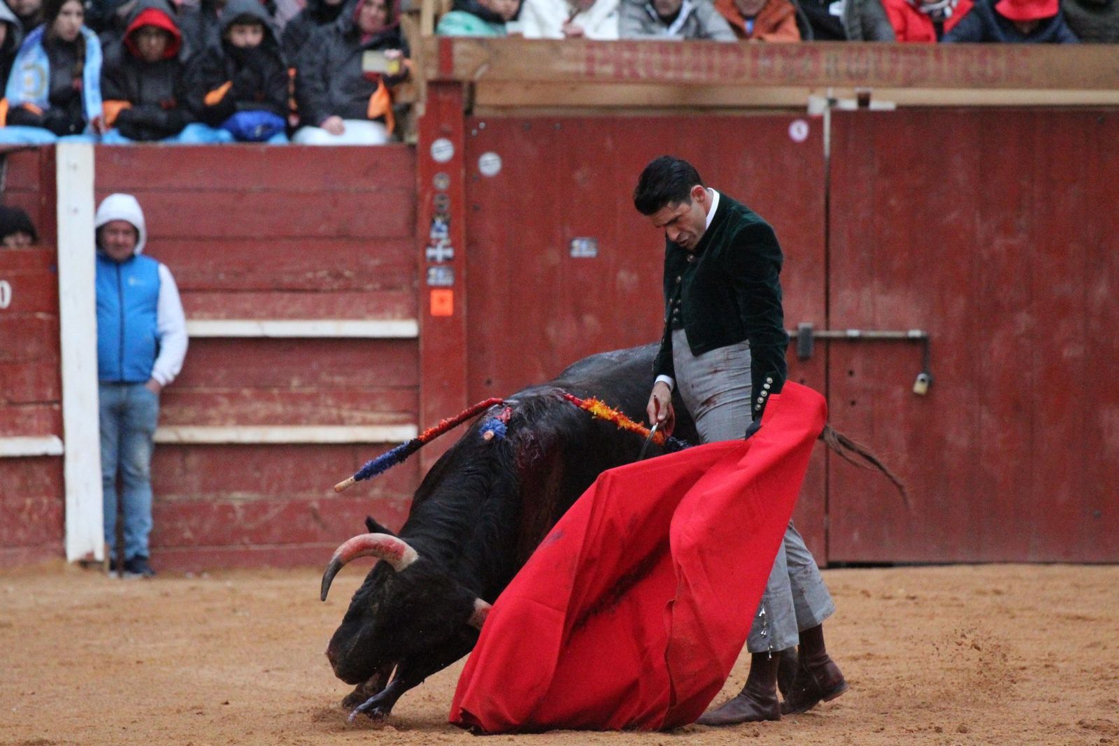 Un rompedor Talavante junto con el valor y la cabeza de Raquel Martín, protagonizan lo mejor del festival en Ciudad Rodrigo