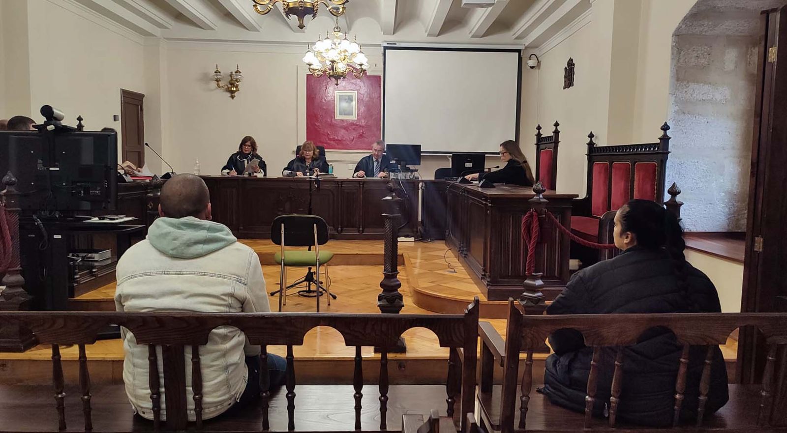 Juicio contra los dos acusados de tráfico de drogas este jueves