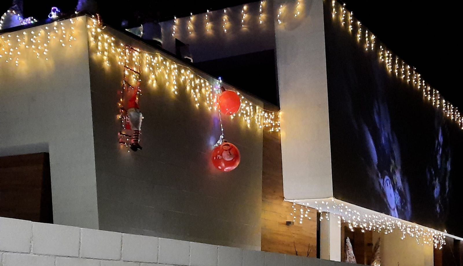 c-m-d-decoracion-navidena-hecha-a-mano-situada-en-una-vivienda-de-carbajosa-de-la-sagrada-4