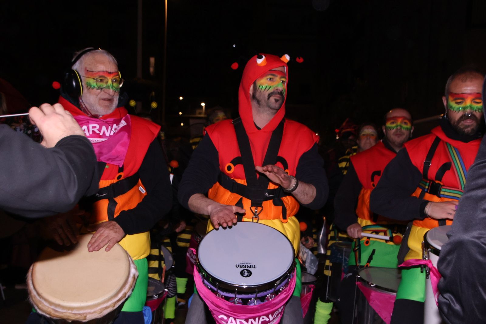 Desfile de disfraces con pasacalles a cargo de Blocco Charr