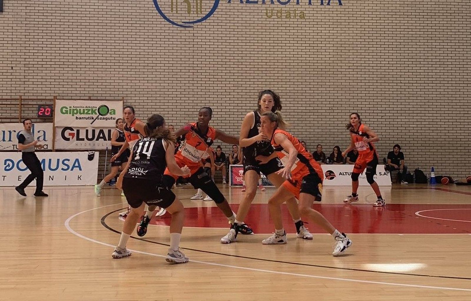 Un instante del partido. Foto: Domusa Teknik