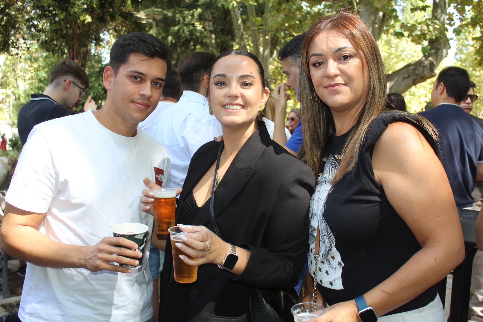 Ambiente en la Feria de Día en el mediodía de este sábado