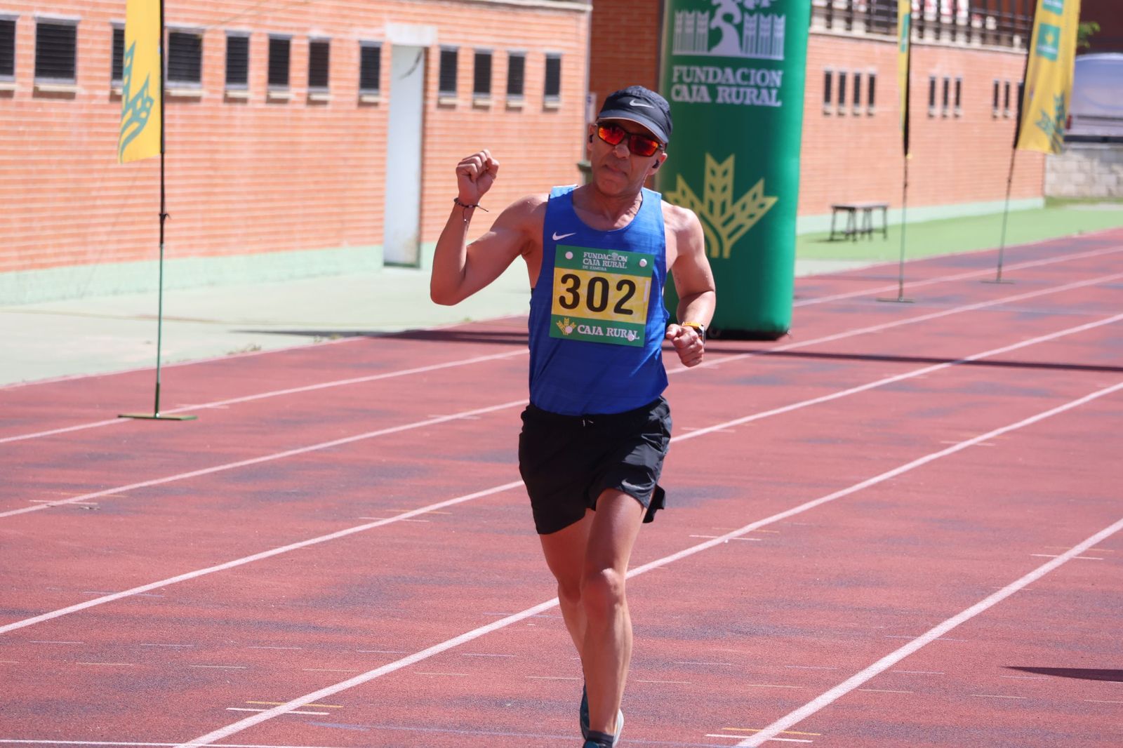 GALERÍA | Revive en imágenes la llegada a meta de los atletas en la Media Maratón de Zamora