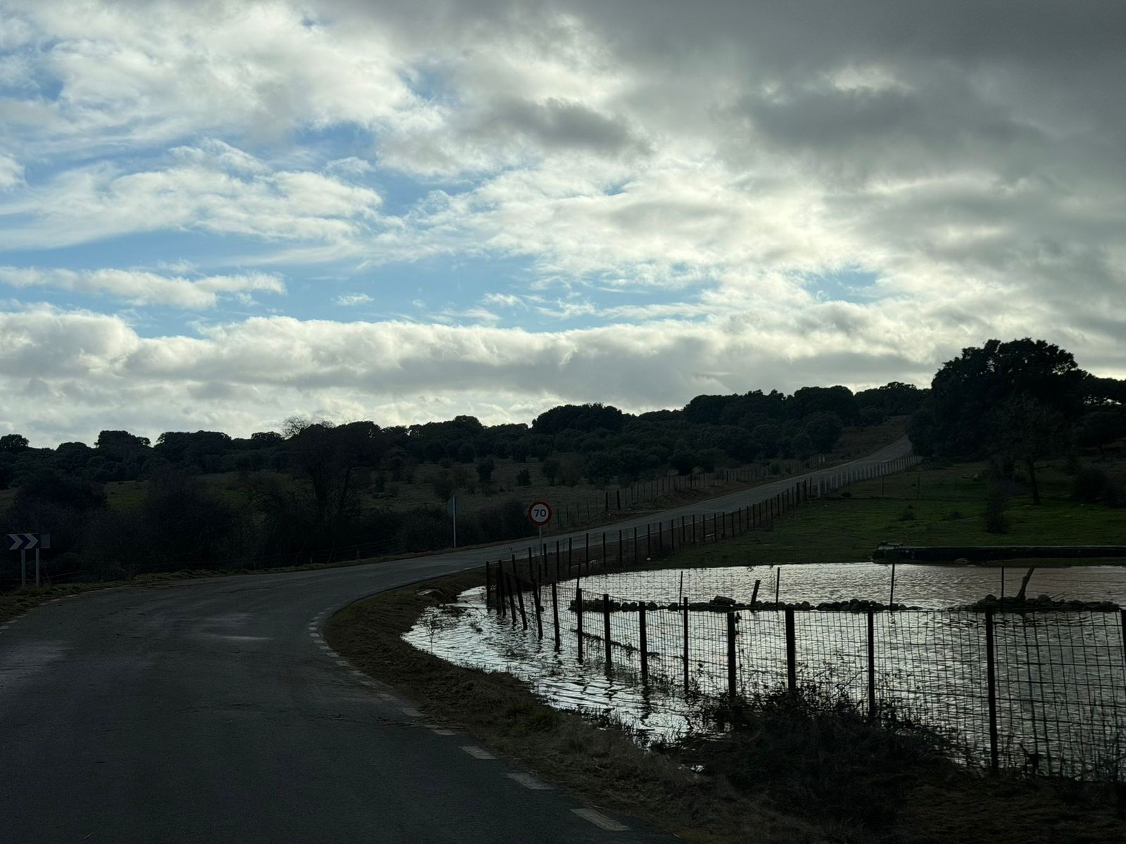 El campo anegado de agua en la zona del Campo Charro