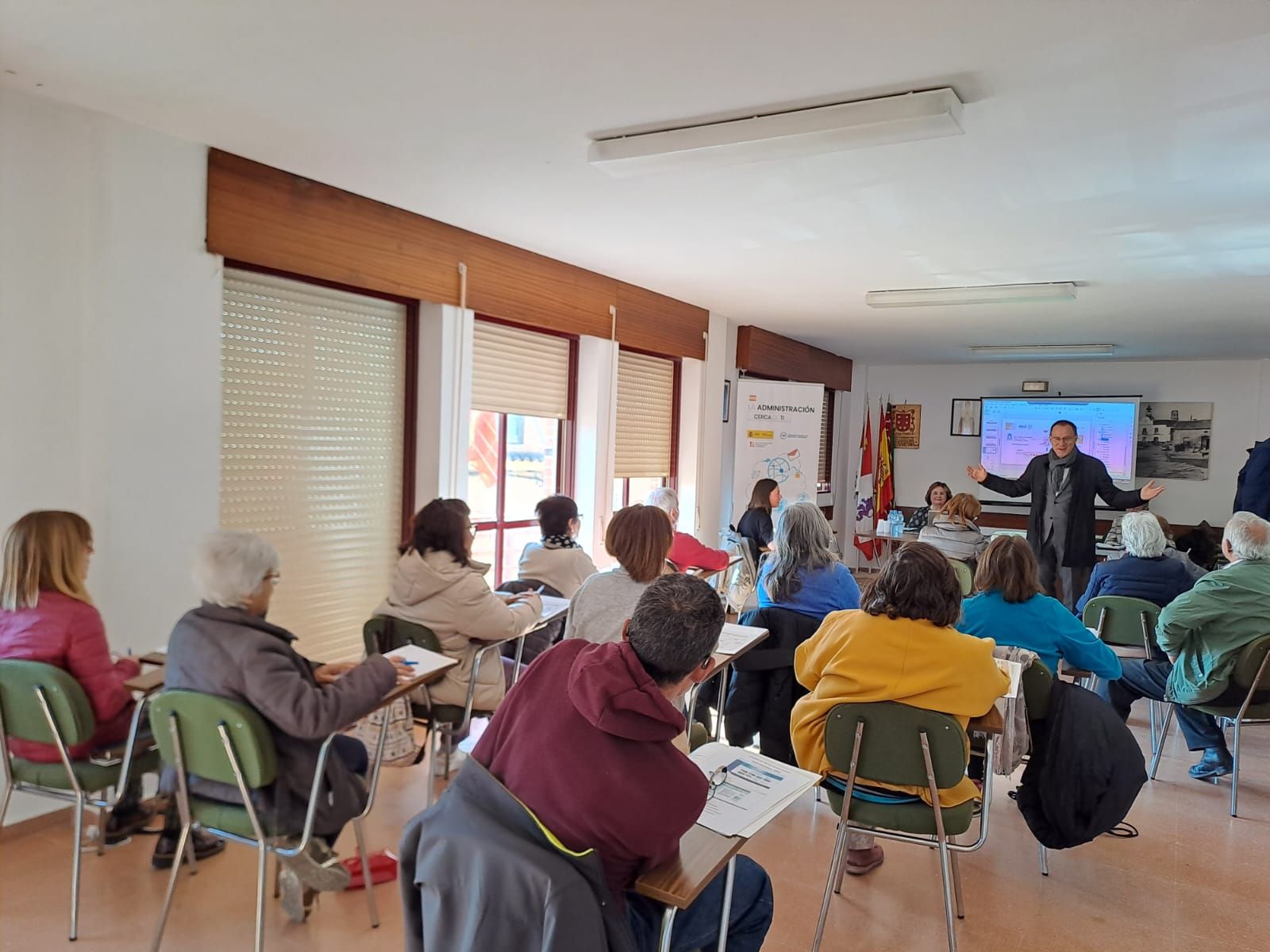 El subdelegado del Gobierno en Zamora, Ángel Blanco, ha visitado Vezdemarbán
