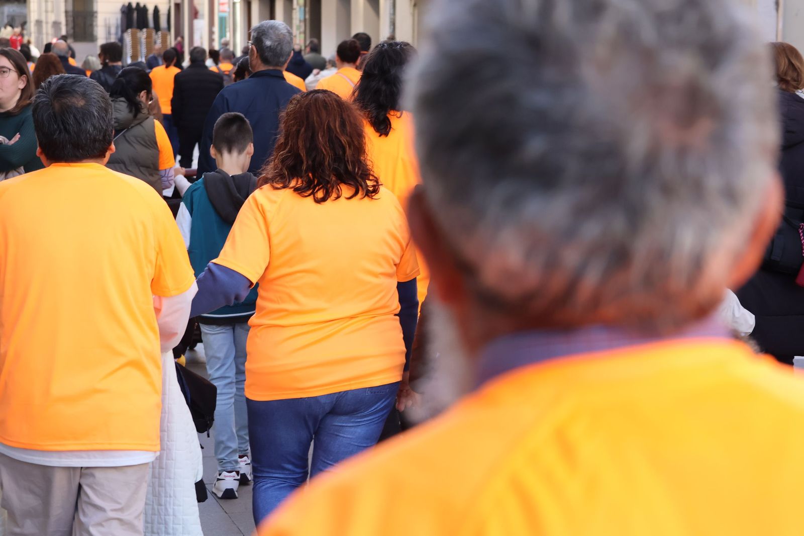 GALERÍA | El centro de Zamora se tiñe de naranja para visibilizar el TDAH