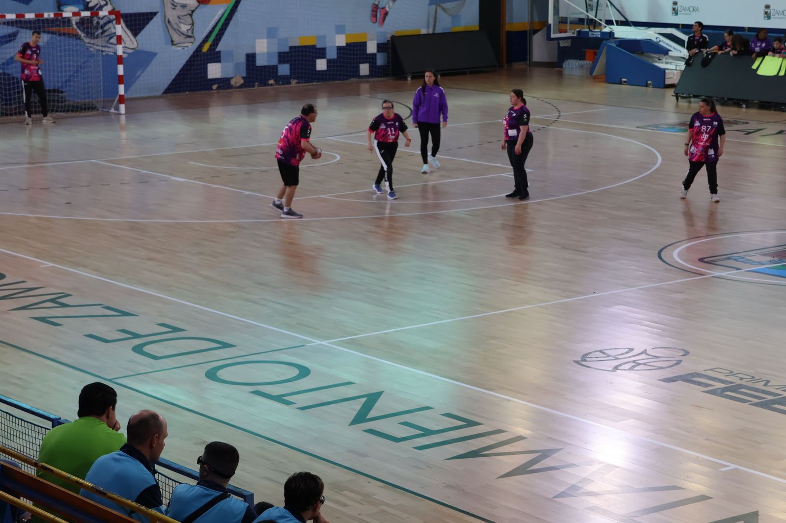 GALERÍA | El pabellón Ángel Nieto acoge el V Torneo de Balonmano Adaptado