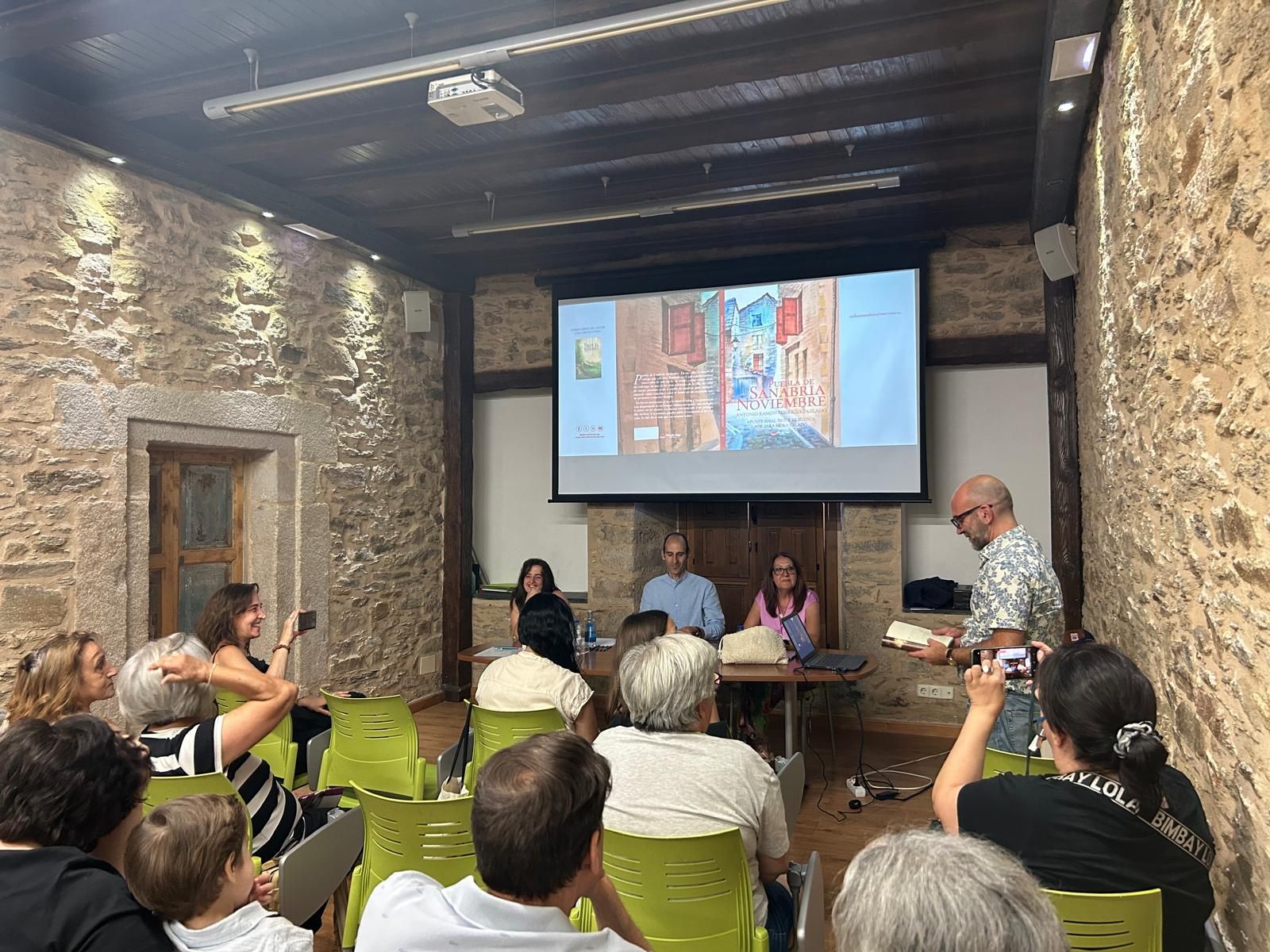 Presentación del libro “Puebla de Sanabria Noviembre”. verano cultural 2025