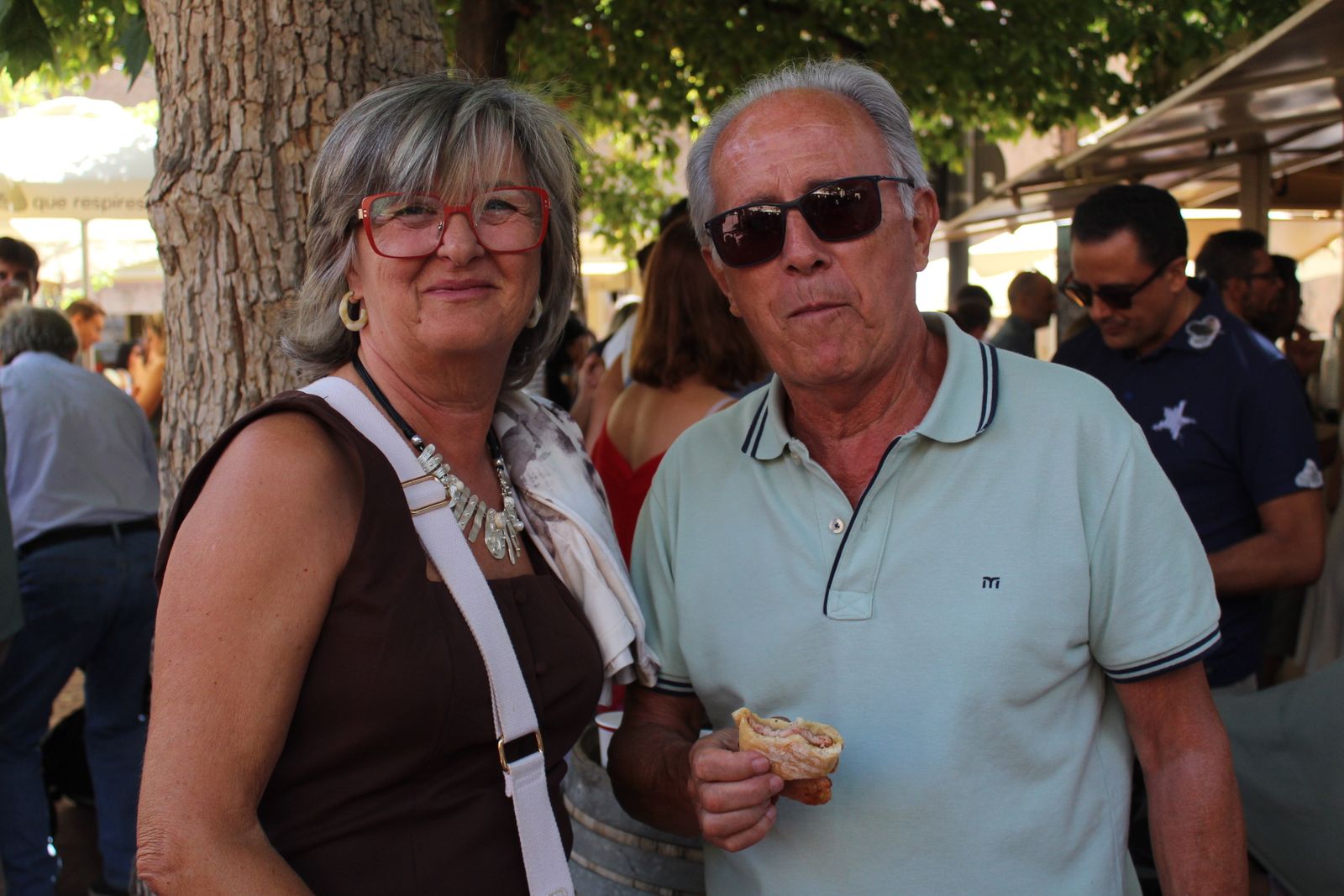 Ambiente en la Feria de Día en el mediodía de este