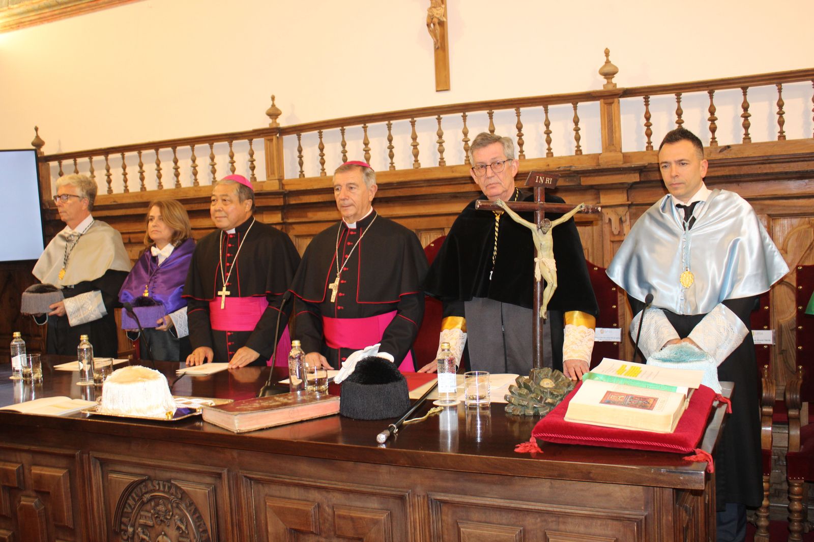 investidura-como-doctor-honoris-causa-de-la-universidad-pontific-38