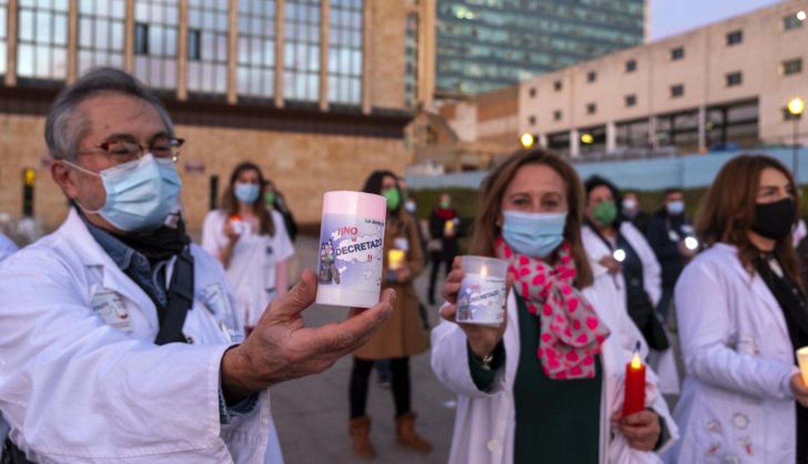 Concentración contra el decretazo 