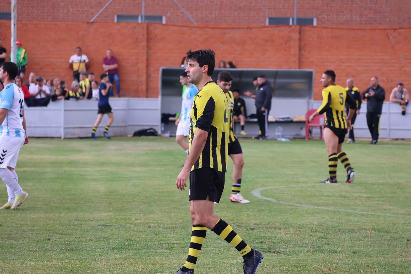 moraleja-cf-asciende-a-regional-de-aficionados-41