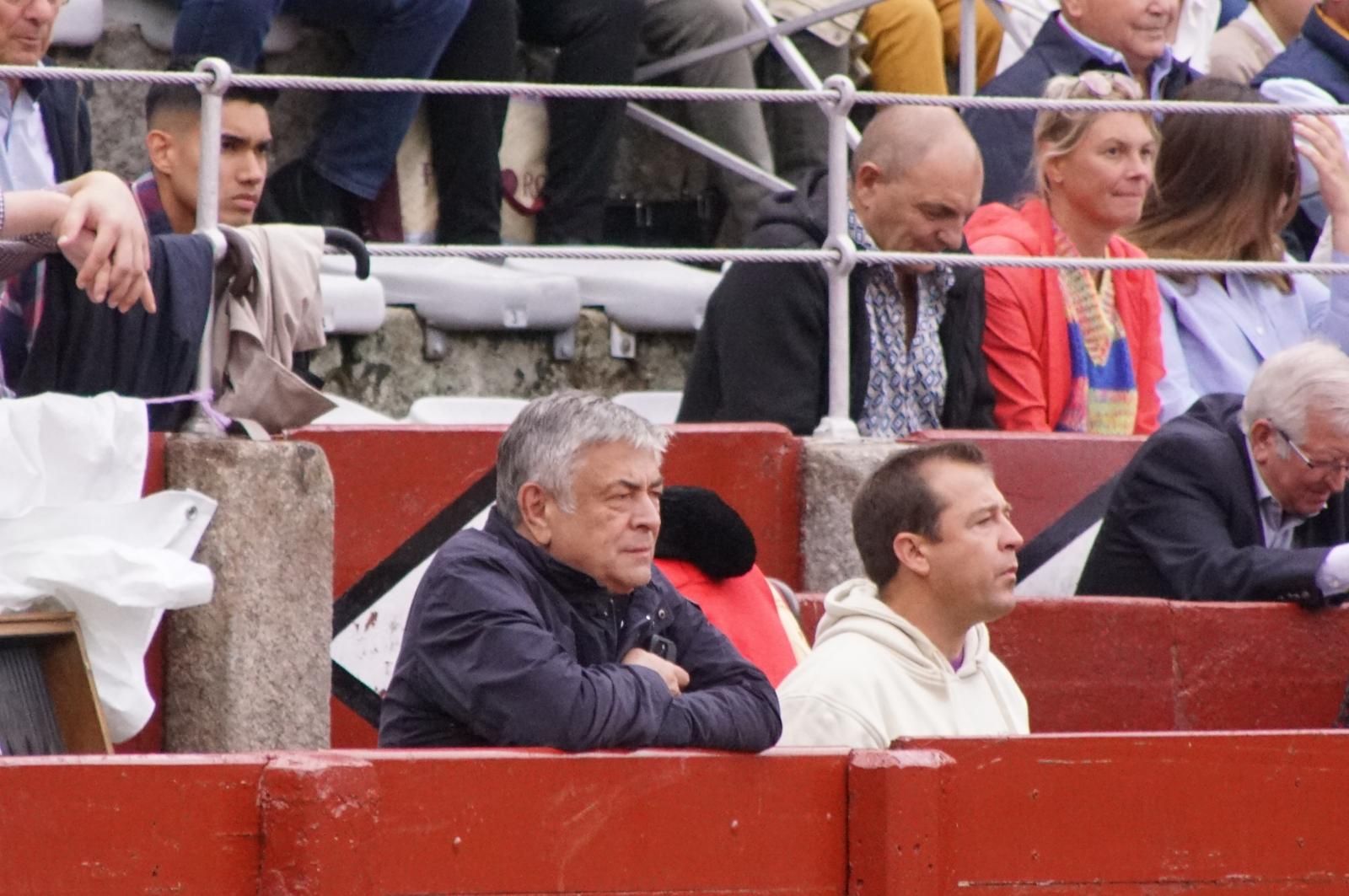 ambiente-en-el-patio-de-cuadrillas-de-la-glorieta-para-ver-a-sergio-galan-diego-ventura-y-guillermo-hermoso-de-mendoza-21-de-septiembre-de-2024-fotos-juanes-43
