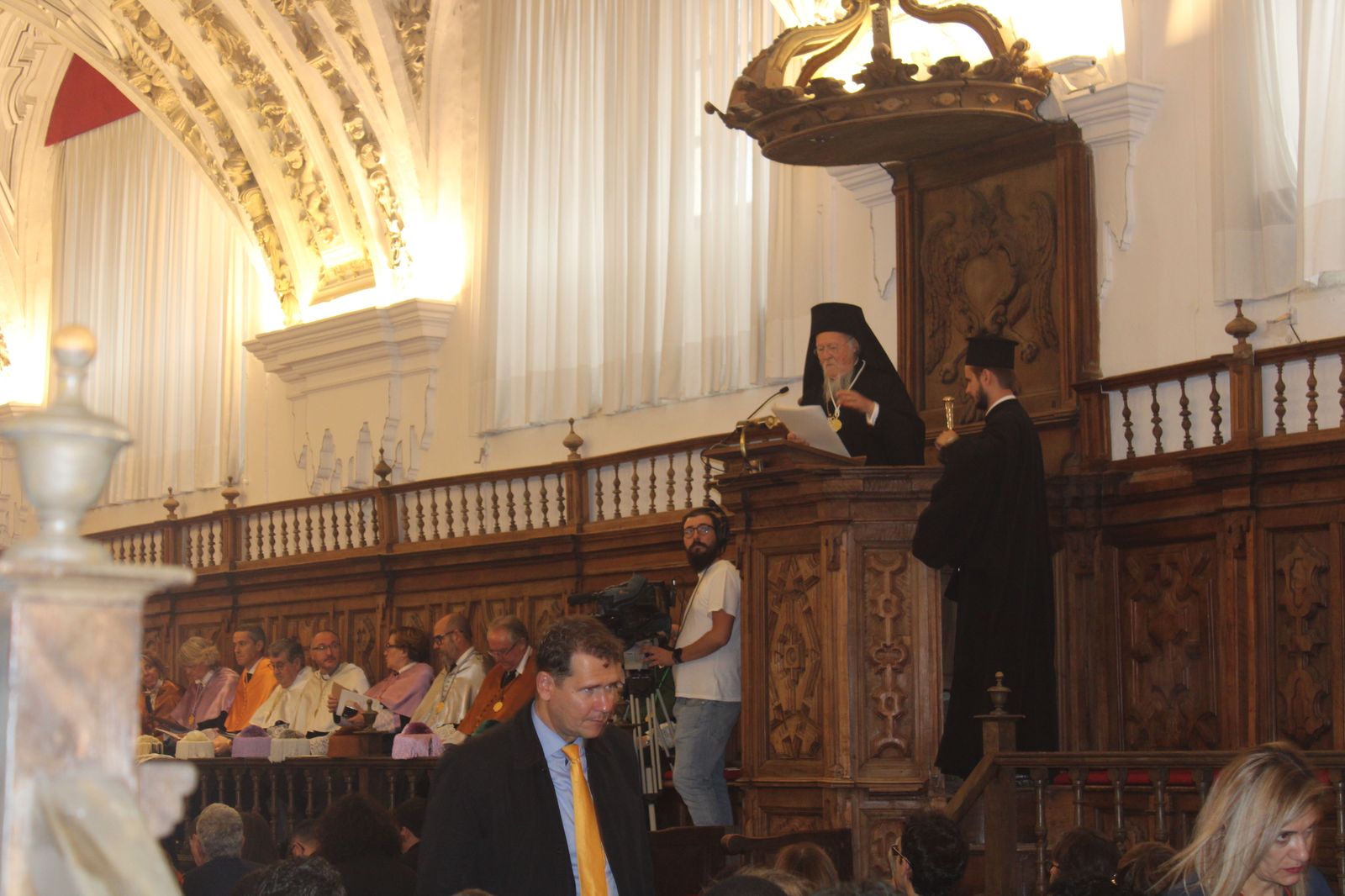 investidura-como-doctor-honoris-causa-de-la-universidad-pontific-13