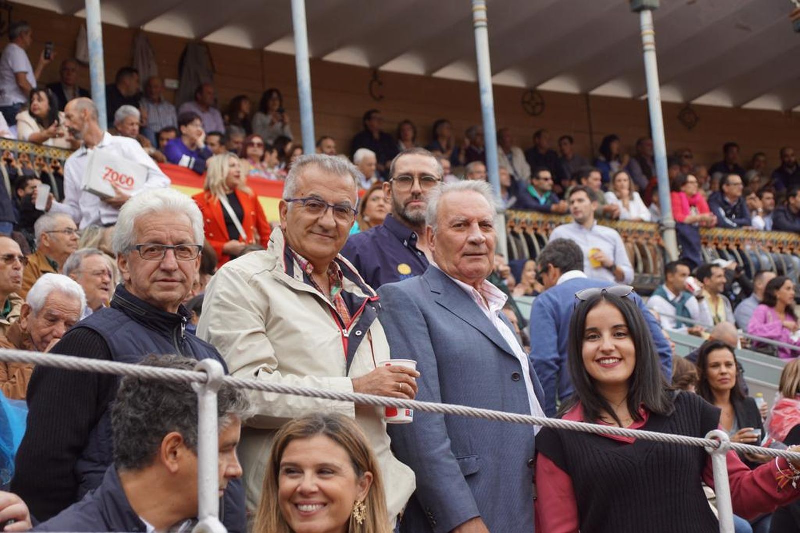 tendidos-de-la-glorieta-durante-la-corrida-de-garcia-y-olga-jimenez-11