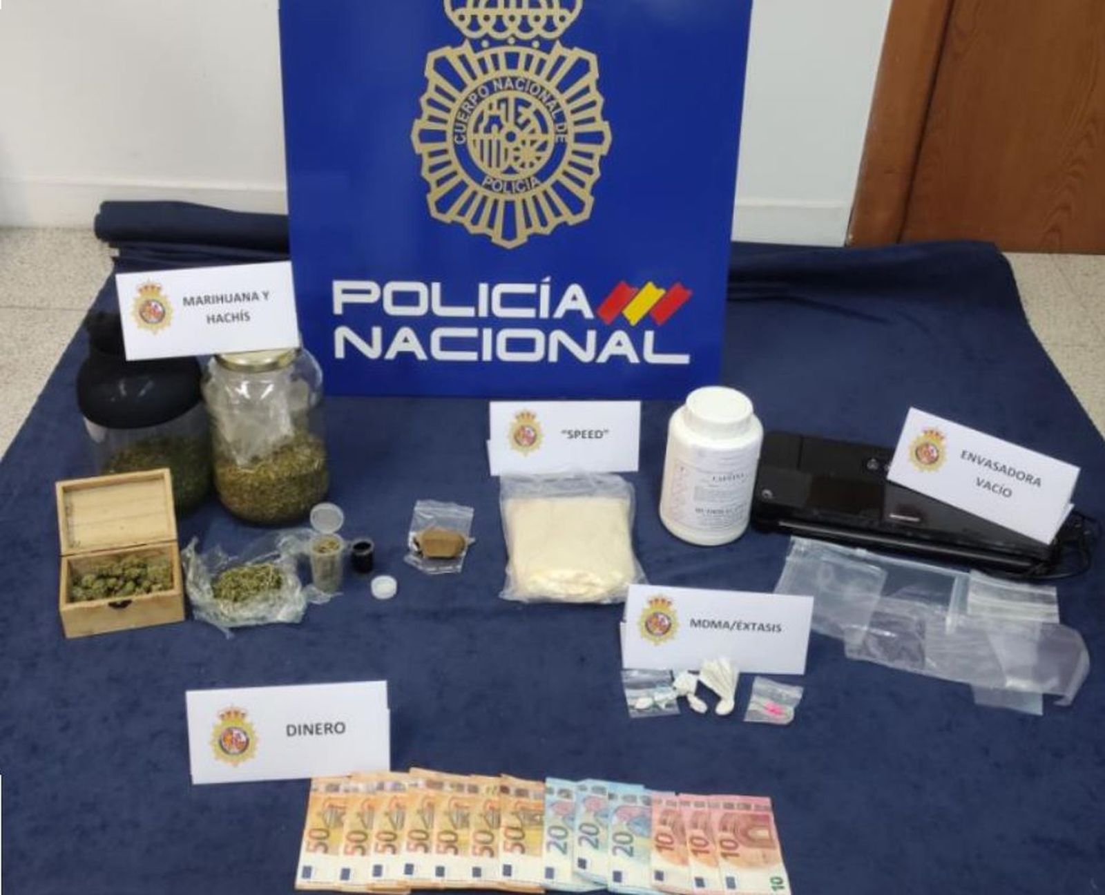 Droga y efectos incautados