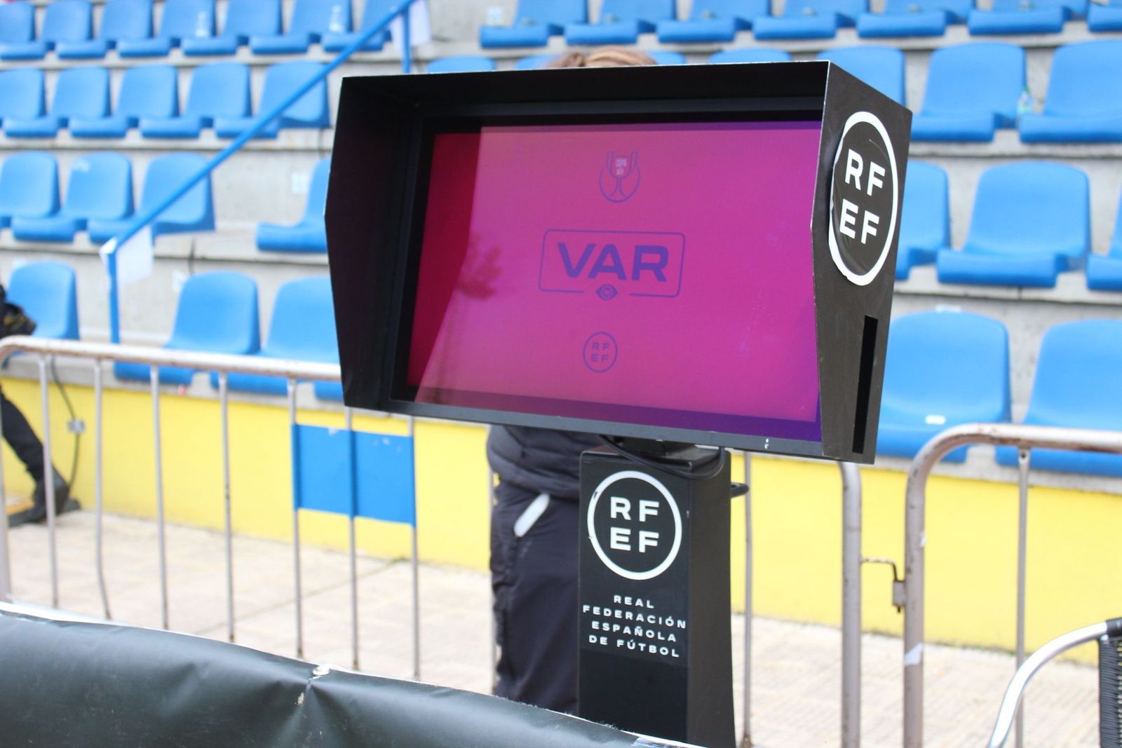 VAR en la Copa del Rey en el Unionistas   FC Barcelona | FOTO SALAMANCA24HORAS.COM