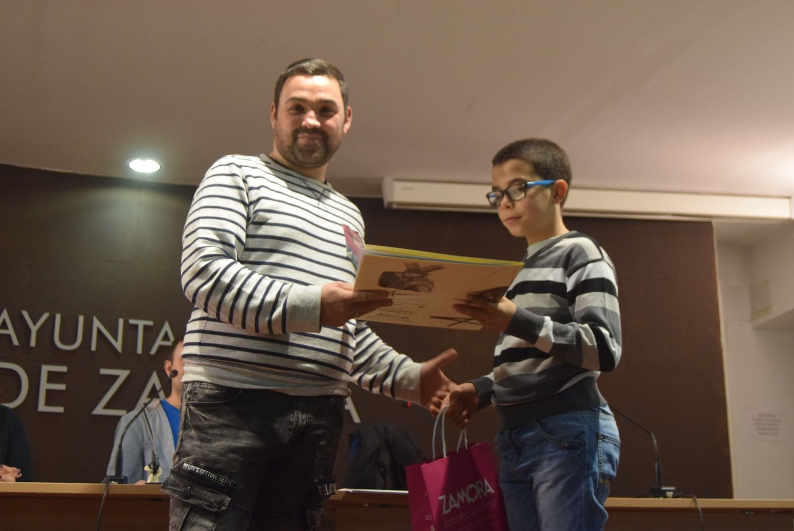 entrega-de-premios-del-concurso-de-dibujo-de-luz-penitente-10
