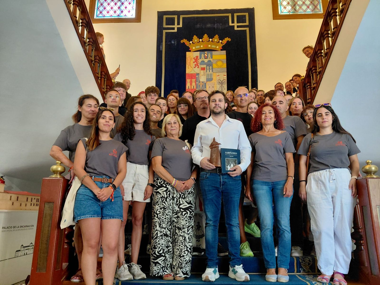 La Asociación Etnográfica Bajo Duero, recibida con honores en la Diputación de Zamora por sus 45 años de vida