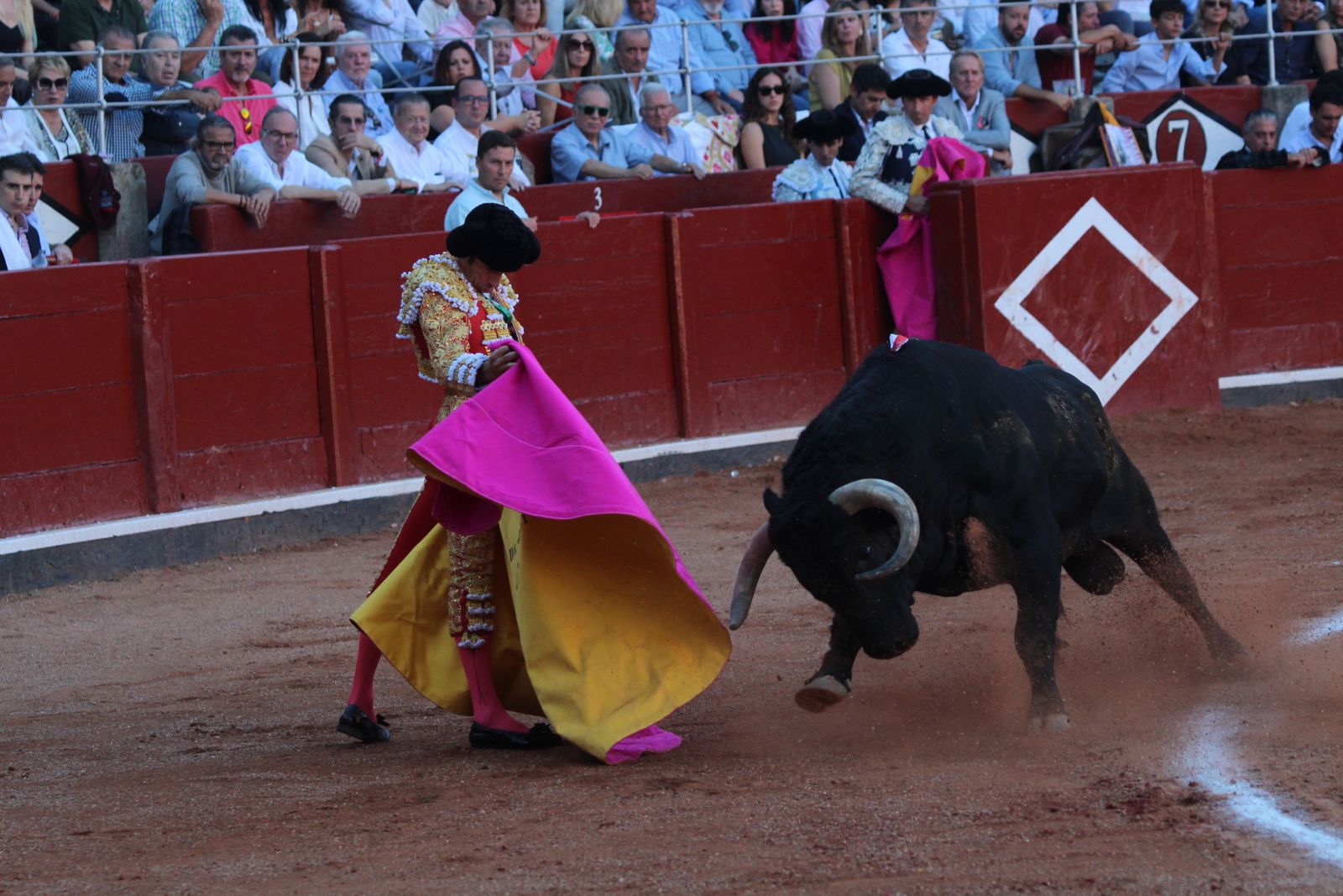 Emilio de Justo, Juan Ortega y Roca Rey inauguran el cartel de figuras en la feria de Salamanca: la corrida de Garcigrande en imágenes