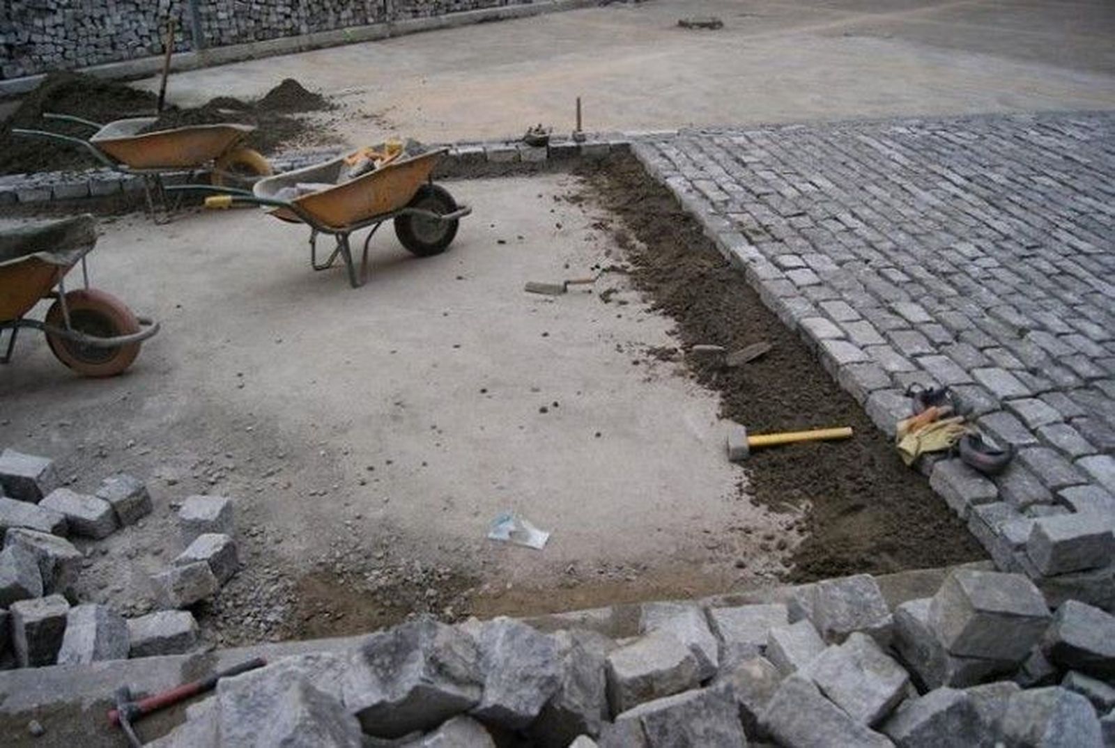 Mayor accesibilidad y mejora de la calzada en la calle Serranos