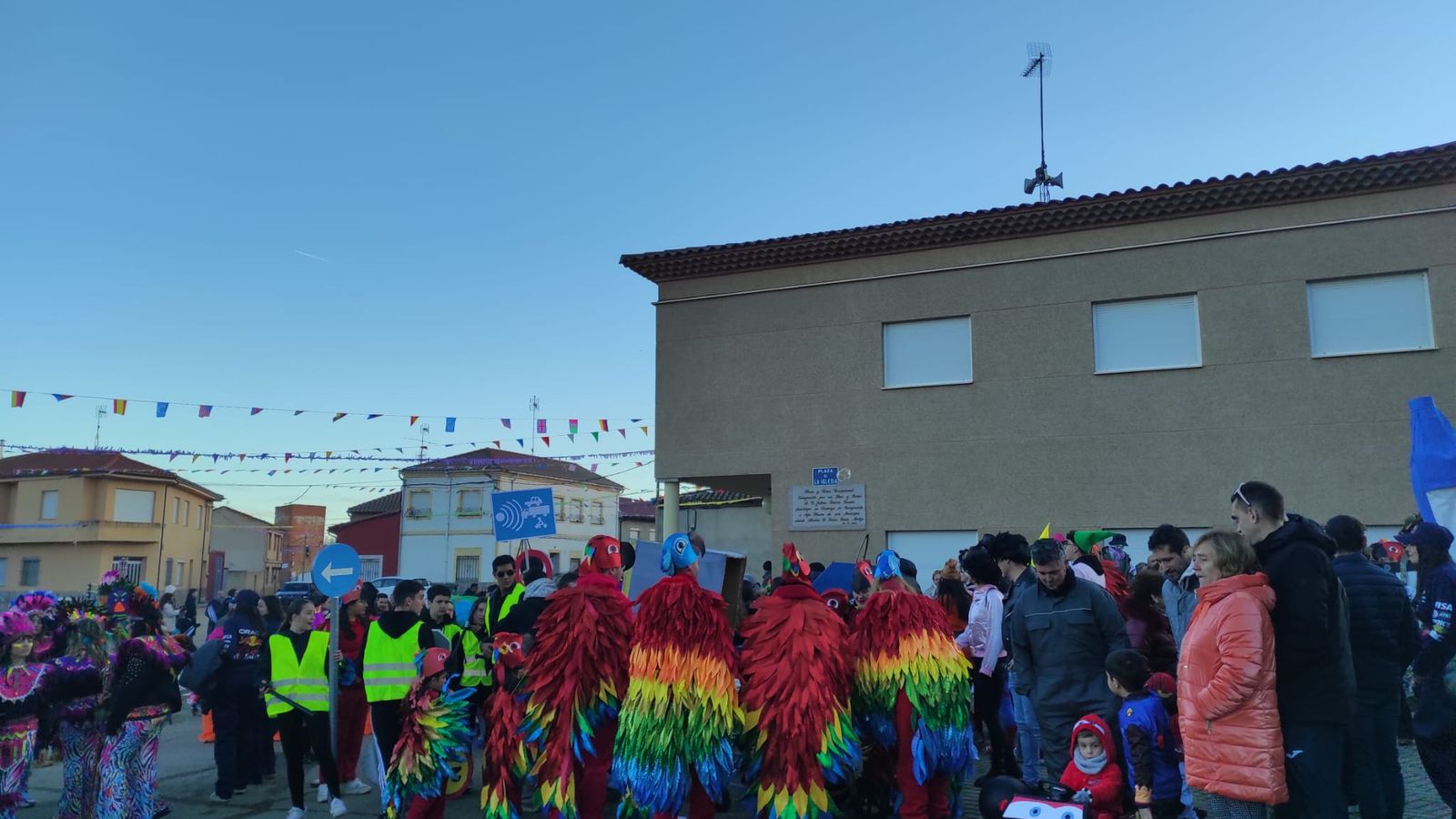 Desfile de disfraces en Manganeses de la Polvorosa