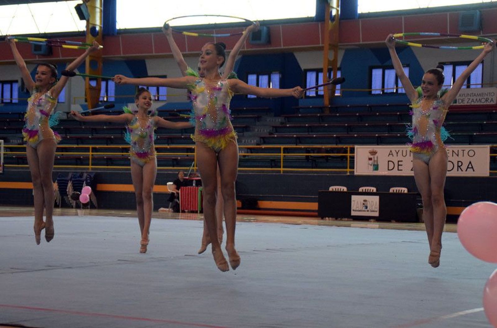 Una exhibición de gimnastas del Mapecca en el Ángel Nieto. Archivo.