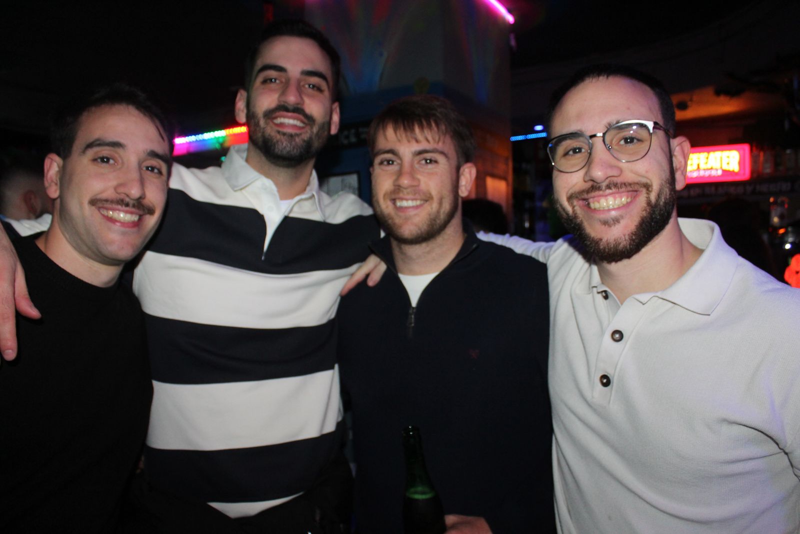 El Fin de Año Universitario continua por los bares de la capital del Tormes tras las doce campanadas