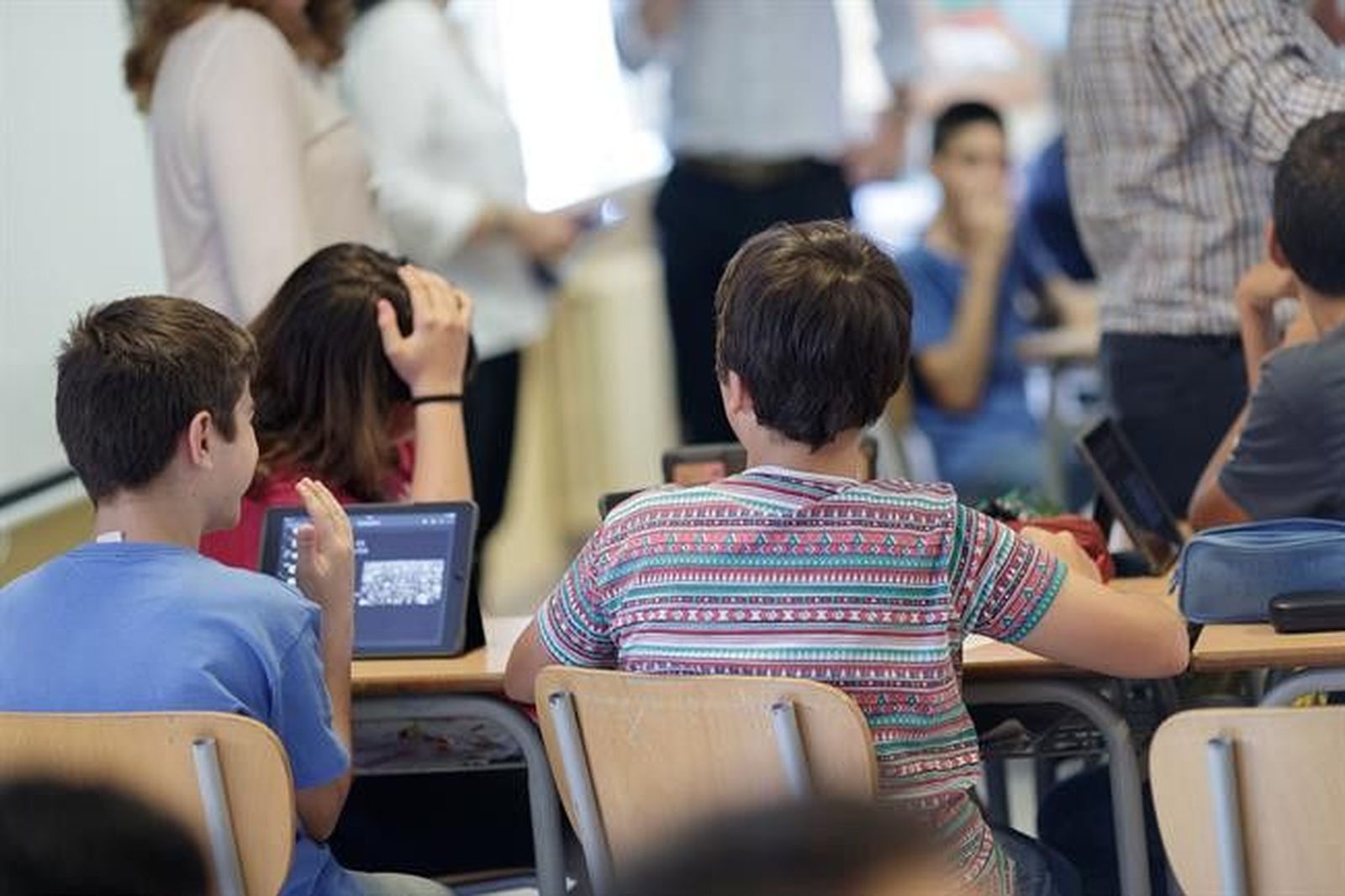 El Ministerio de Educación defiende reducir las ratios: "Mejoraría la atención individualizada y el bienestar de los docentes"