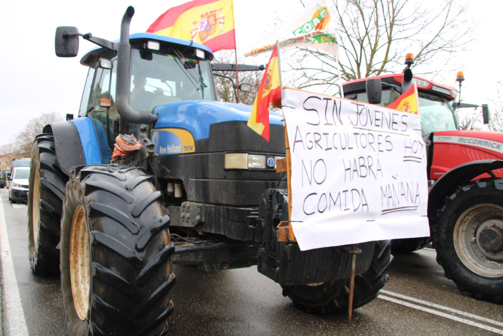 En imágenes la marcha con tractores y vehículos de campo en Salamanca en protesta contra Mercosur