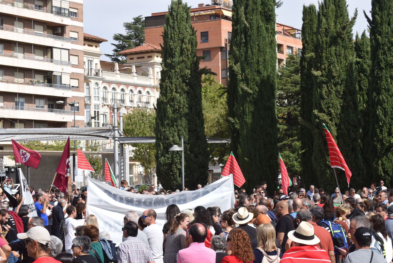 Concentración para reclamar "respeto y justicia" para Zamora tras los incendios